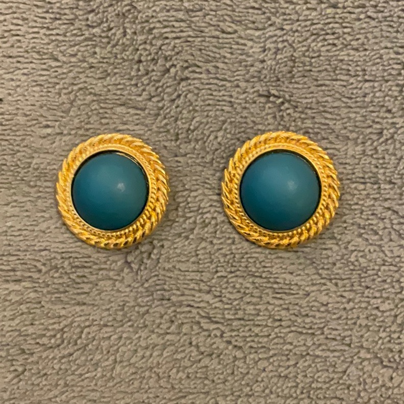 Vintage Button Posts